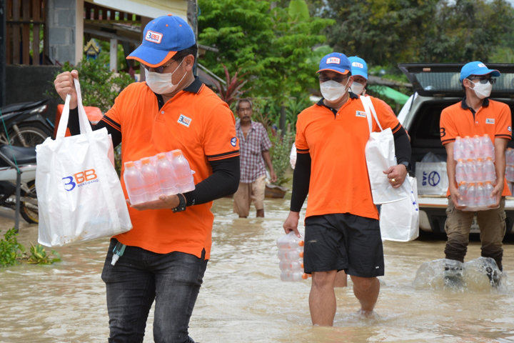 </p>3BB ระยอง ลงพื้นที่มอบถุงยังชีพให้กับผู้ประสบอุทกภัยในพื้นที่ตำบลชุมแสง อำเภอวังจันทร์  ตำบลบ้านนา อำเภอแกลง จังหวัดระยอง</p>