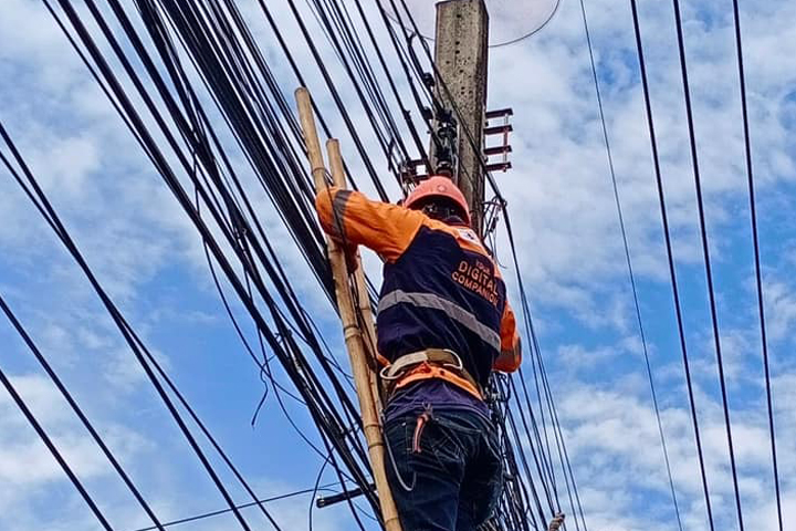 3BB จังหวัดสงขลา จัดกิจกรรม 3BB SAFETY DAY ส่งทีมช่างเทคนิคจัดระเบียบสายสื่อสารบนเสาไฟฟ้า