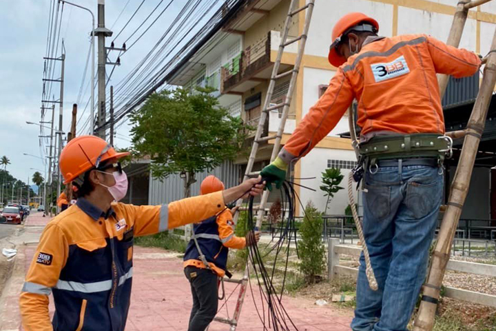 3BB จังหวัดประจวบคีรีขันธ์ ปรับปรุงภูมิทัศน์ จัดระเบียบสายสื่อสารโทรคมนาคมบนเสาไฟฟ้าเพื่อความยั่งยืน