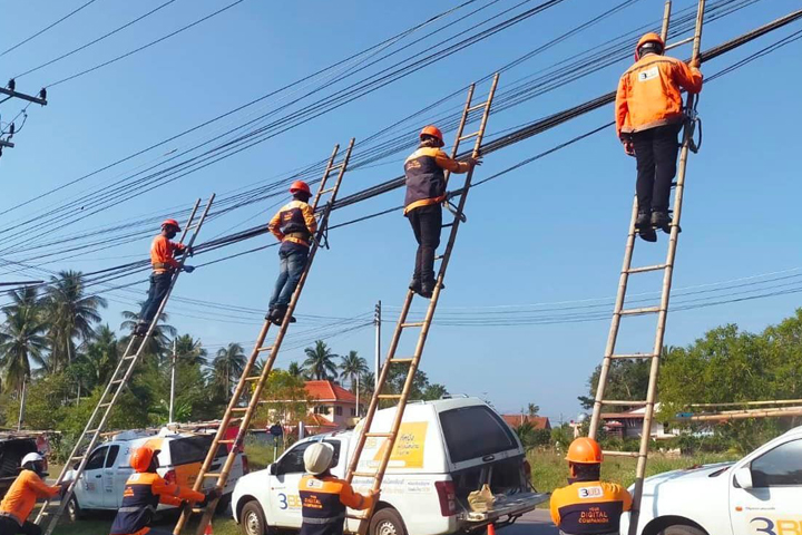 3BB จังหวัดประจวบคีรีขันธ์  จัดระเบียบสายสื่อสารบนเสาไฟฟ้าใน 3 อำเภอ ของจังหวัดประจวบคีรีขันธ์